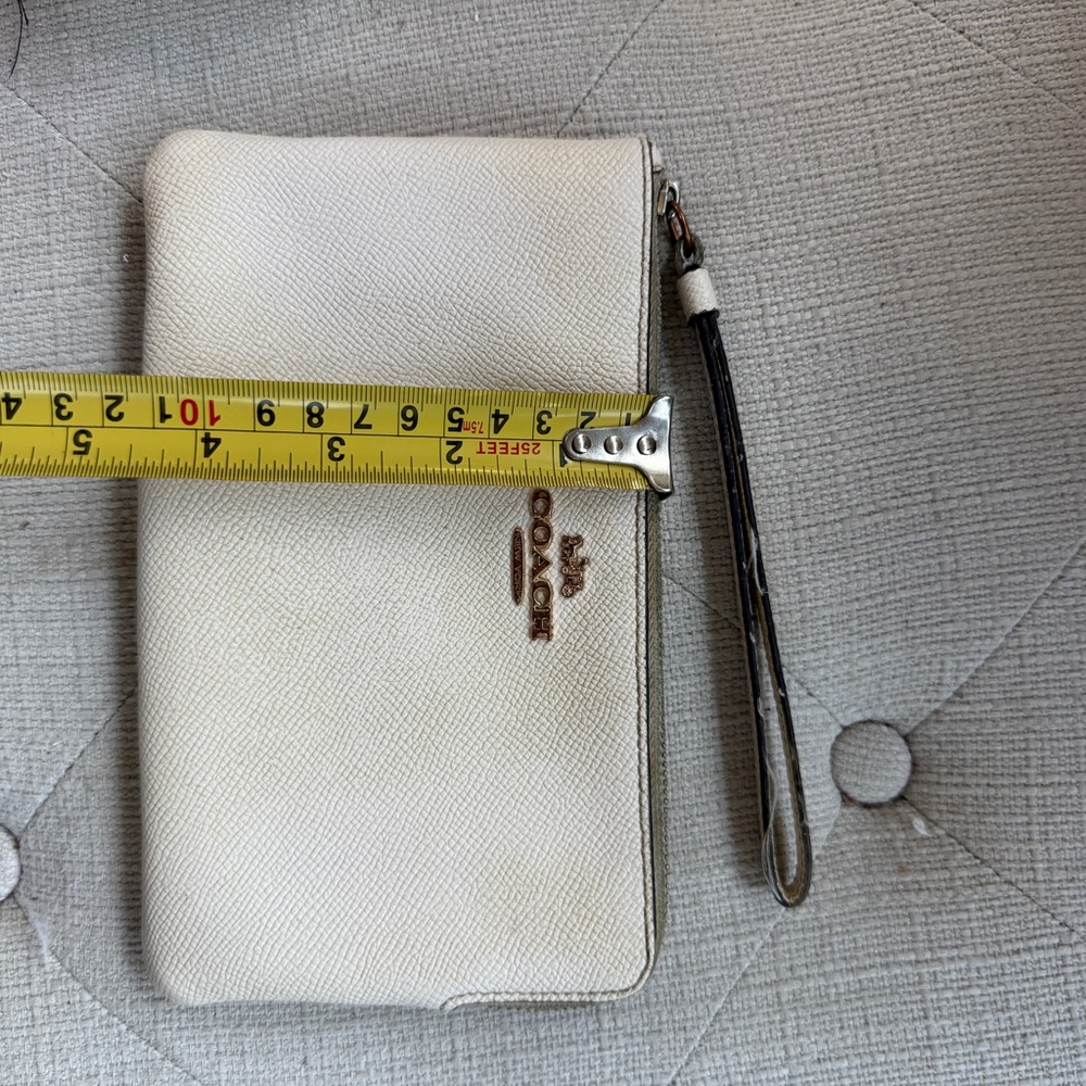 Coach Cream Leather Wristlet with Gold Logo and Dark Trim - Picture 3 of 5